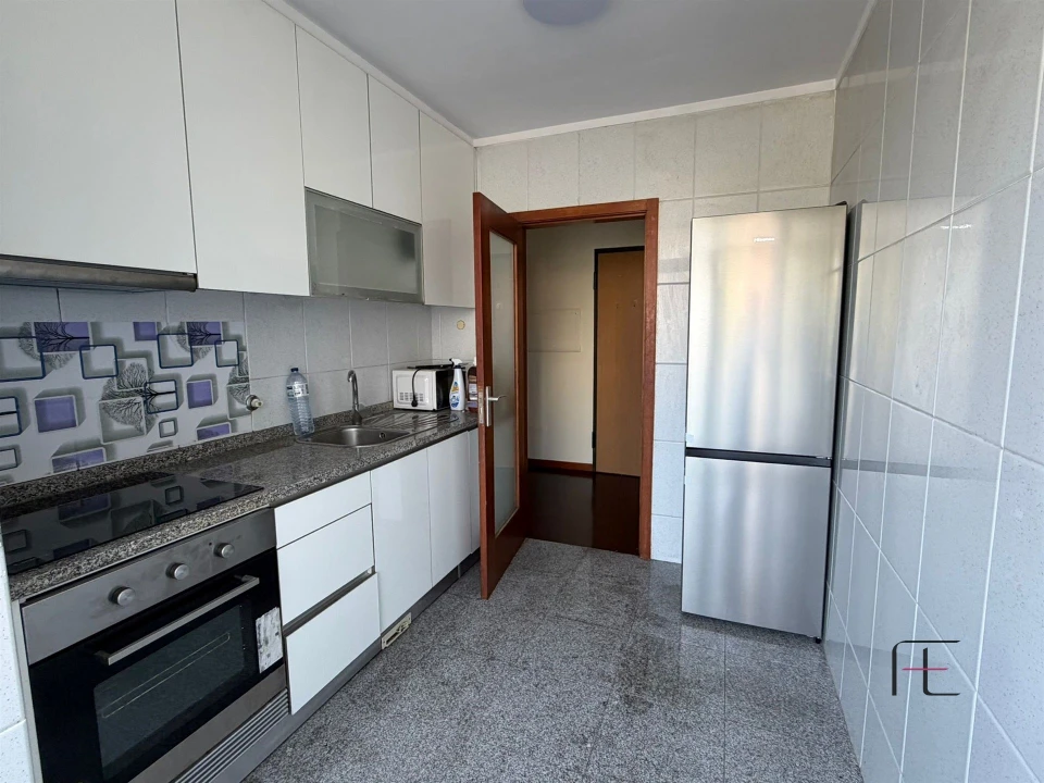 Apartamento T2 para Arrendamento em Baguim do Monte (Rio Tinto) Foto 6