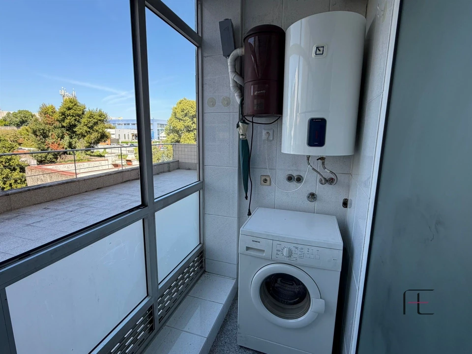Apartamento T2 para Arrendamento em Baguim do Monte (Rio Tinto) Foto 8