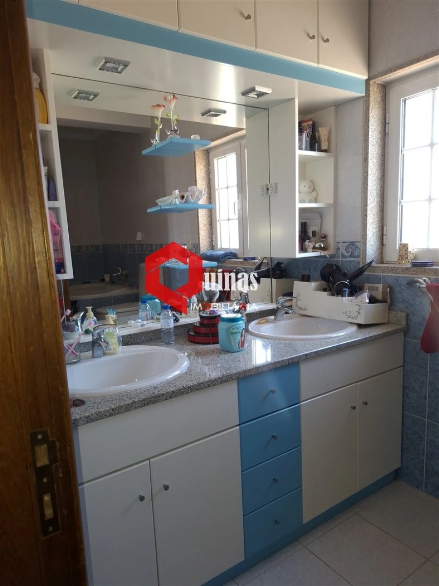 Moradia T5 para Venda em Sabugal e Aldeia de Santo António Foto 44