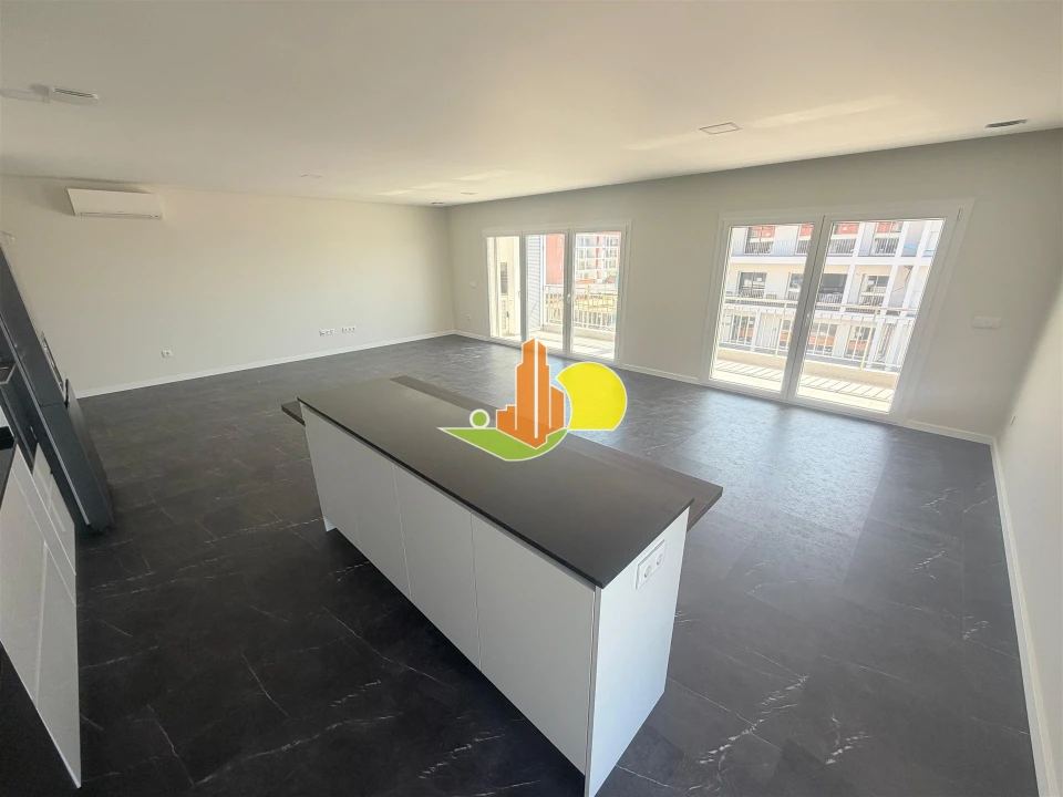 Apartamento T3 para Venda em Tavarede Foto 3