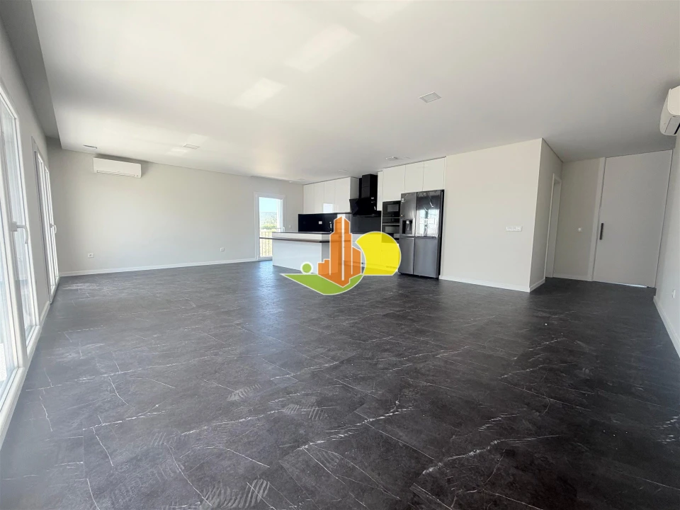 Apartamento T3 para Venda em Tavarede Foto 5