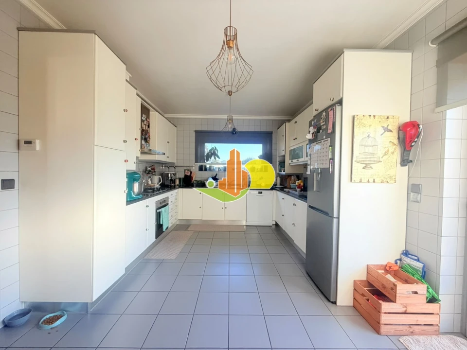 Moradia T4 para Venda em Lavos Foto 10