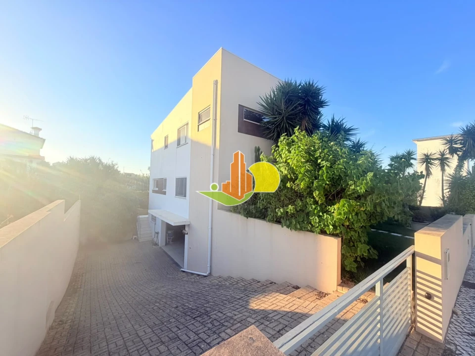 Moradia T4 para Venda em Lavos Foto 37