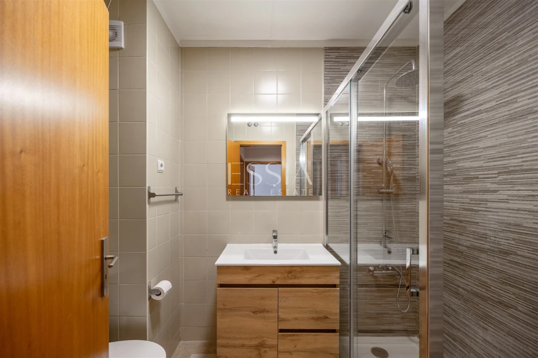 Apartamento T1 para Venda em Paranhos Foto 16