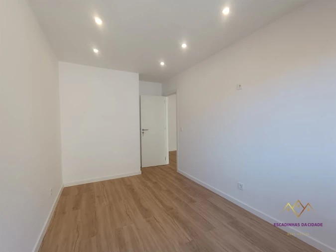 Apartamento T2 para Venda em Encosta do Sol Foto 9