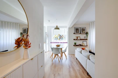 Apartamento T2 para Arrendamento em Queluz e Belas