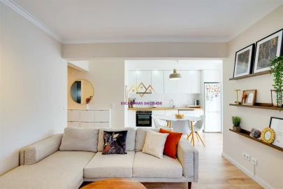 Apartamento T2 para Arrendamento em Queluz e Belas