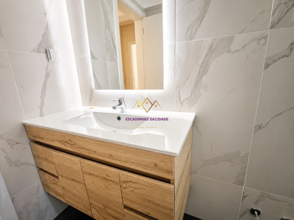 Apartamento T2 para Arrendamento em Queluz e Belas Foto 28