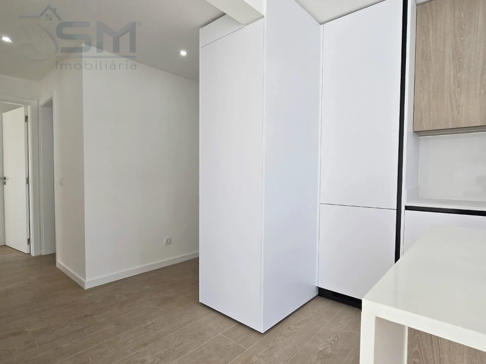 Apartamento T2 para Arrendamento em São Domingos de Rana Foto 10