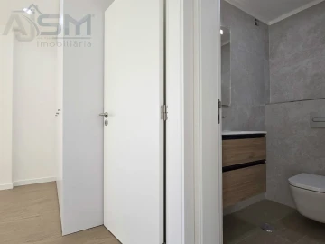 Apartamento T2 para Arrendamento em São Domingos de Rana