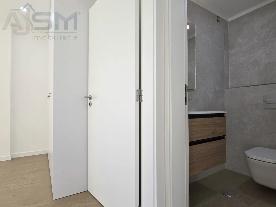 Apartamento T2 para Arrendamento em São Domingos de Rana Foto 22