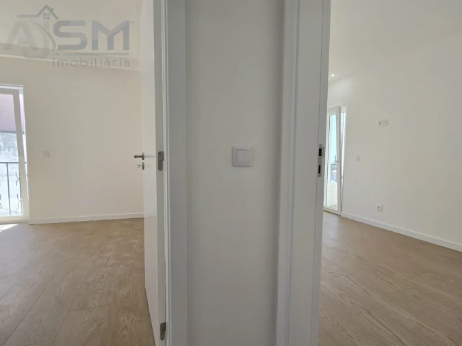 Apartamento T2 para Arrendamento em São Domingos de Rana Foto 14
