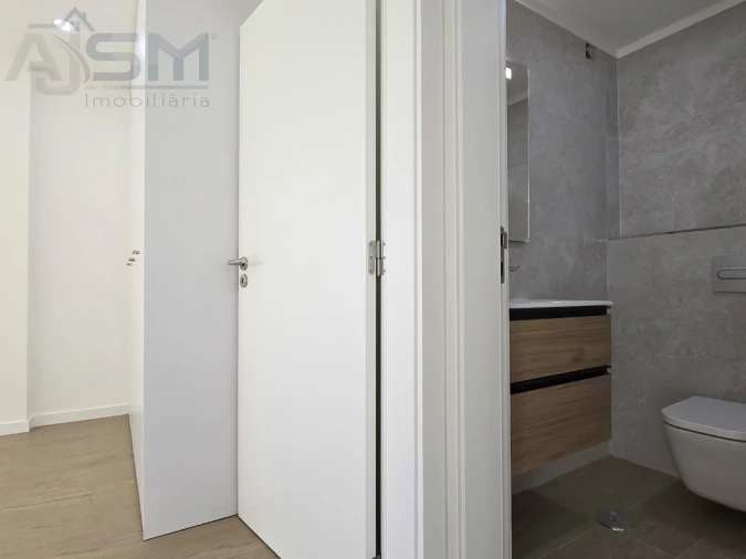 Apartamento T2 para Arrendamento em São Domingos de Rana Foto 22