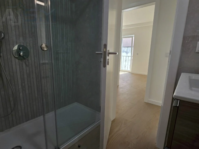Apartamento T2 para Arrendamento em São Domingos de Rana Foto 24