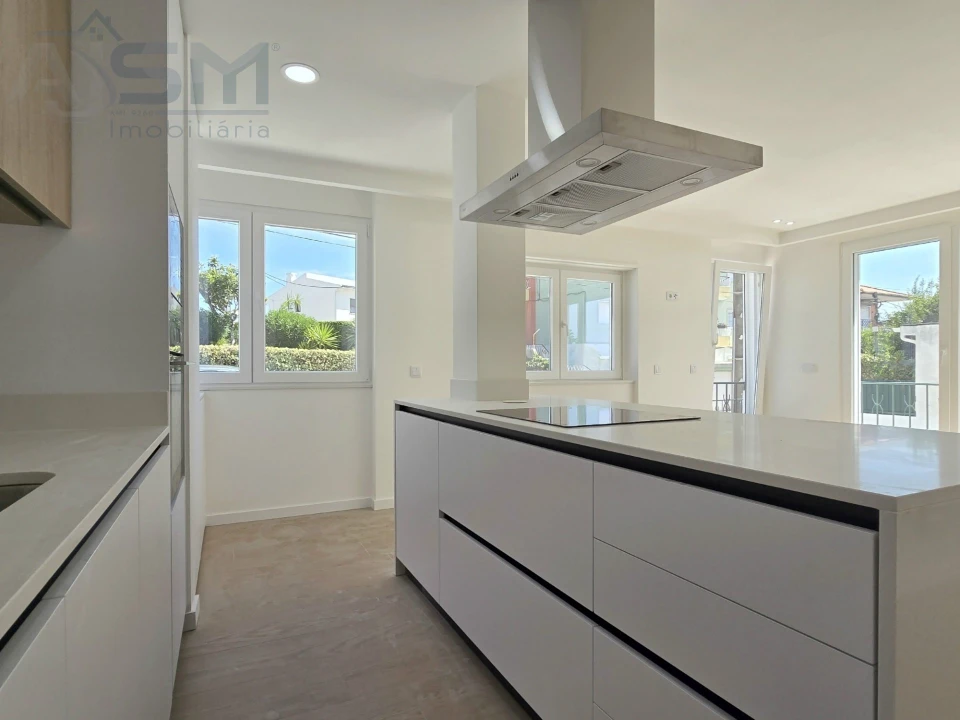 Apartamento T2 para Arrendamento em São Domingos de Rana Foto 9