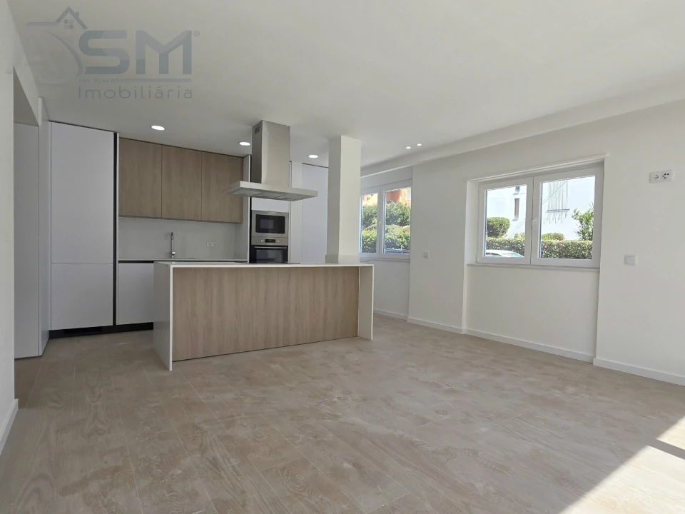 Apartamento T2 para Arrendamento em São Domingos de Rana Foto 4
