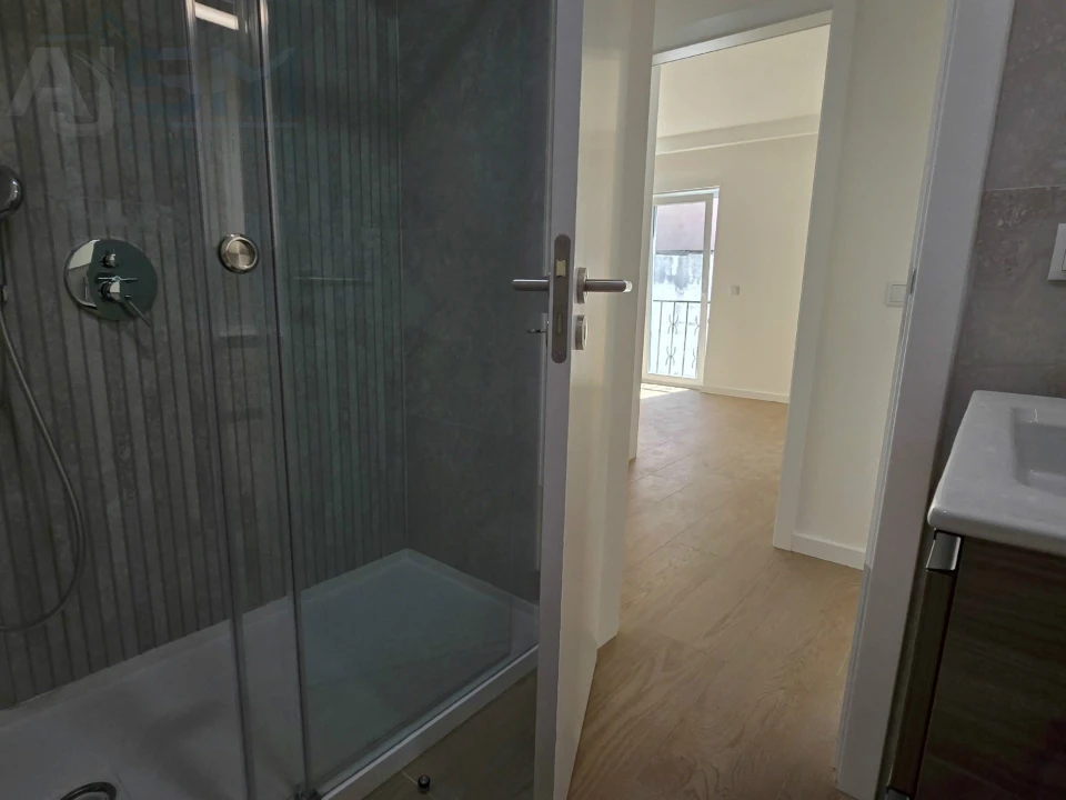 Apartamento T2 para Arrendamento em São Domingos de Rana Foto 24