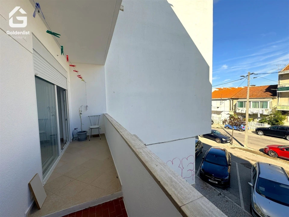 Apartamento T2 para Venda em Amora Foto 12