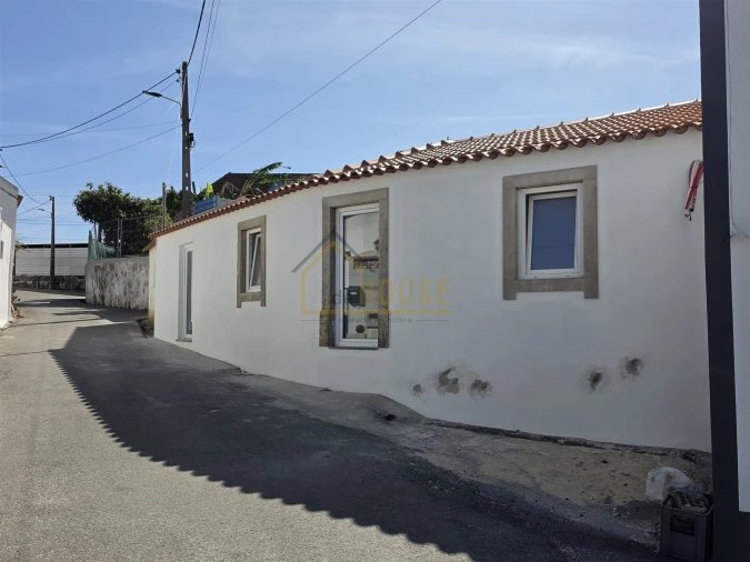 Moradia T2 para Venda em Miragaia e Marteleira Foto 12