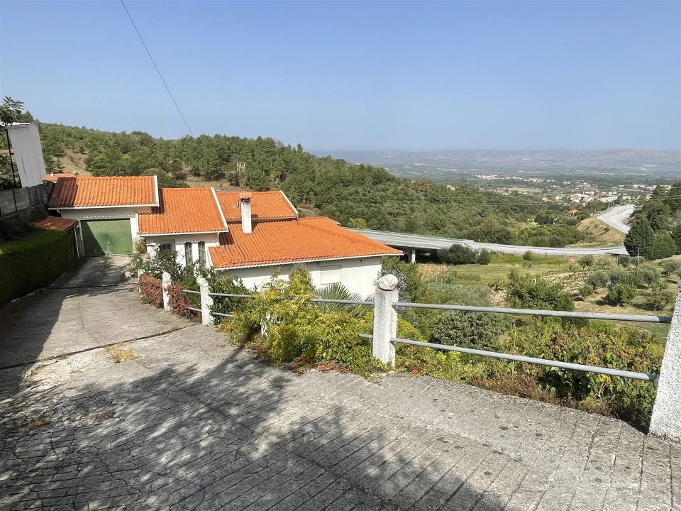 Moradia T3 para Venda em Gouveia (São Pedro e São Julião) Foto 4