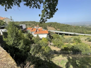 Moradia T3 para Venda em Gouveia (São Pedro e São Julião)