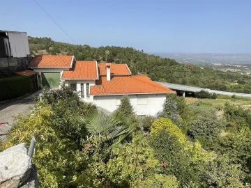 Moradia T3 para Venda em Gouveia (São Pedro e São Julião)