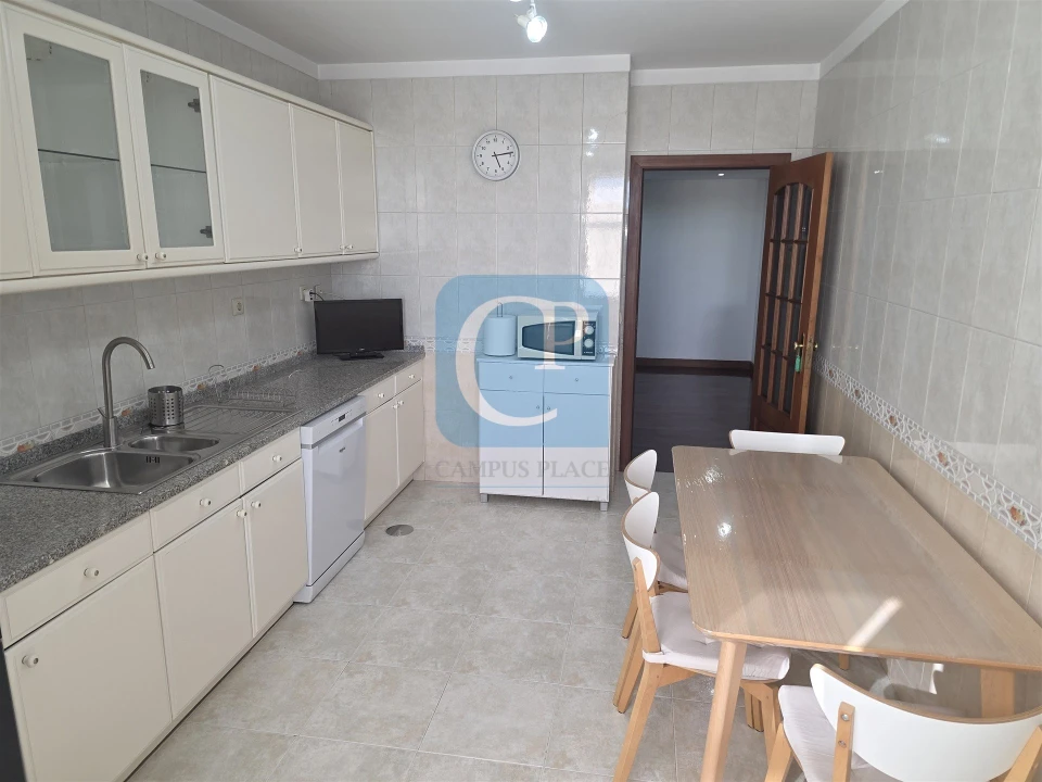 Apartamento T2 para Arrendamento em Rio Tinto Foto 7