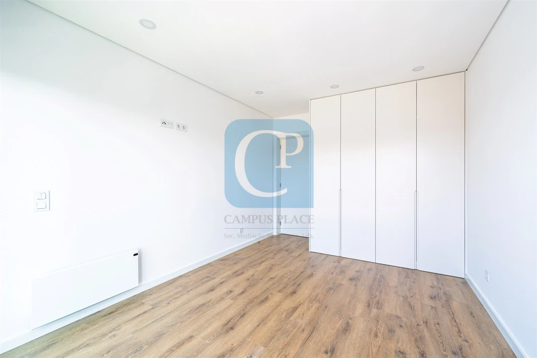 Apartamento T1 para Arrendamento em Pedrouços Foto 12
