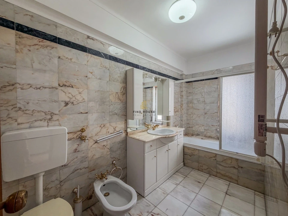 Apartamento T3 para Arrendamento em Benfica Foto 11