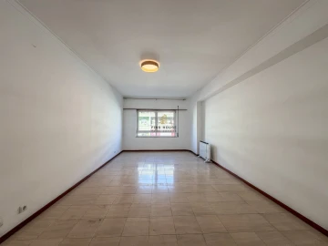 Apartamento T3 para Arrendamento em Benfica