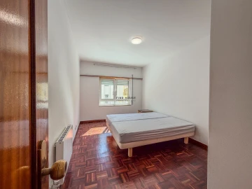 Apartamento T3 para Arrendamento em Benfica