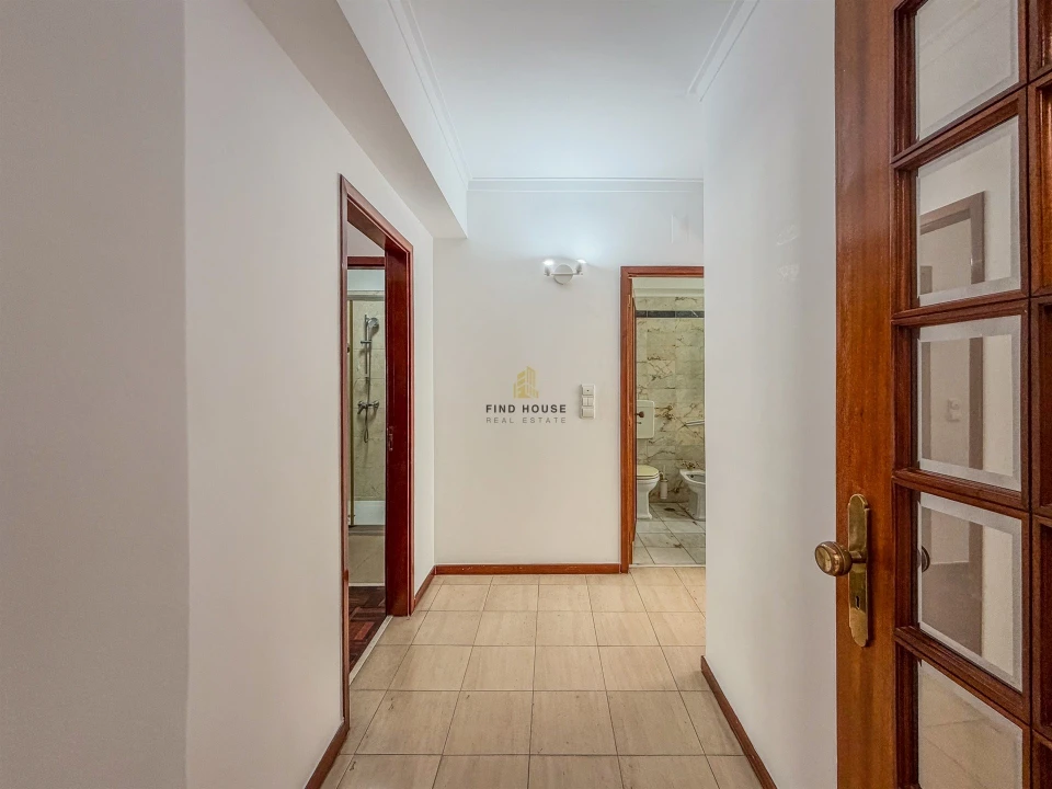 Apartamento T3 para Arrendamento em Benfica Foto 10