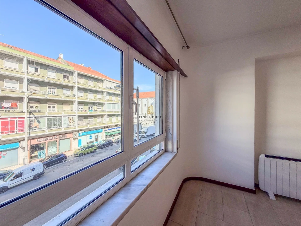 Apartamento T3 para Arrendamento em Benfica Foto 5