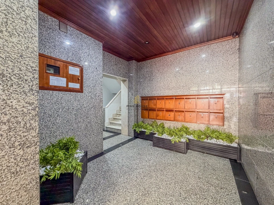 Apartamento T3 para Arrendamento em Benfica Foto 29