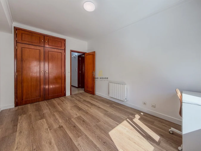 Apartamento T3 para Arrendamento em Benfica Foto 14