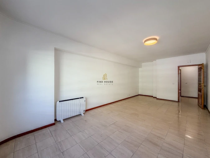 Apartamento T3 para Arrendamento em Benfica Foto 4