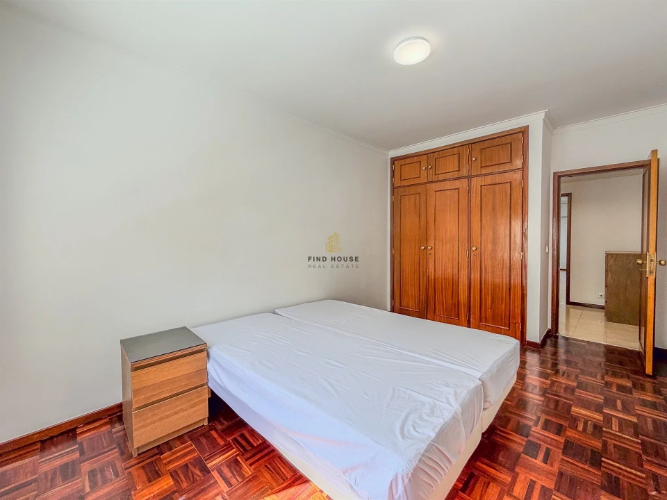 Apartamento T3 para Arrendamento em Benfica Foto 8