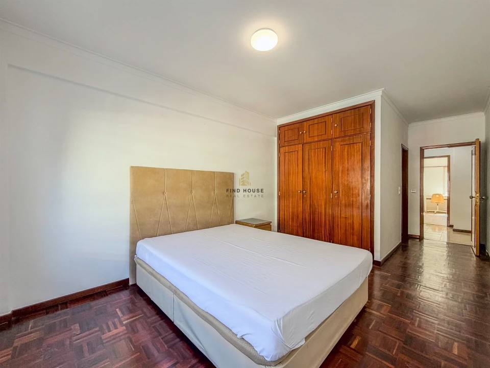 Apartamento T3 para Arrendamento em Benfica Foto 20