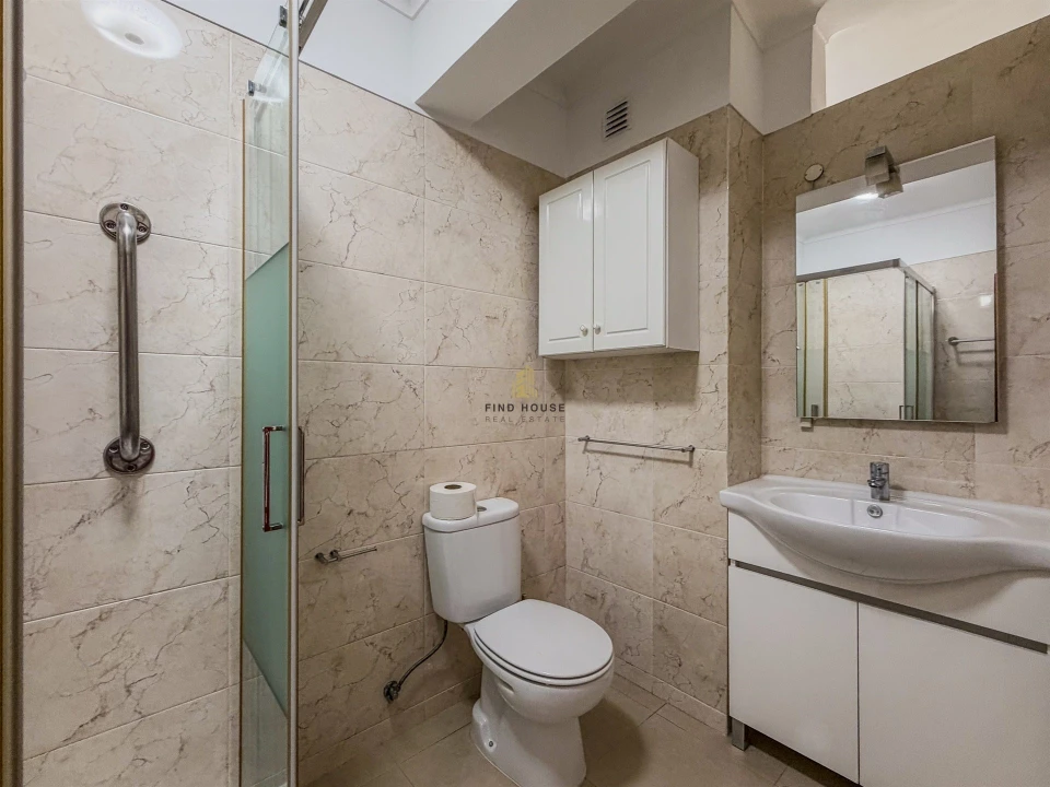 Apartamento T3 para Arrendamento em Benfica Foto 18