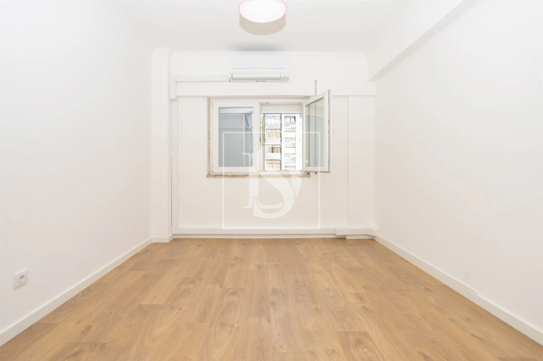 Apartamento T3 para Venda em Seixal, Arrentela e Aldeia de Paio Pires Foto 12