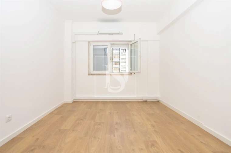 Apartamento T3 para Venda em Seixal, Arrentela e Aldeia de Paio Pires Foto 12
