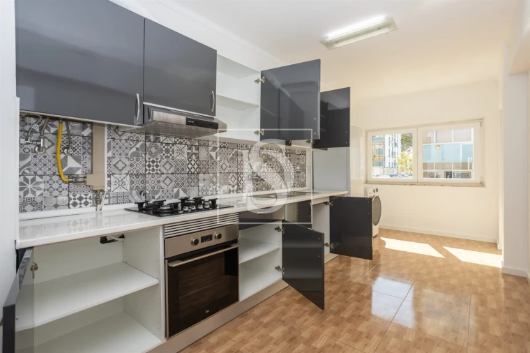 Apartamento T3 para Venda em Seixal, Arrentela e Aldeia de Paio Pires Foto 31