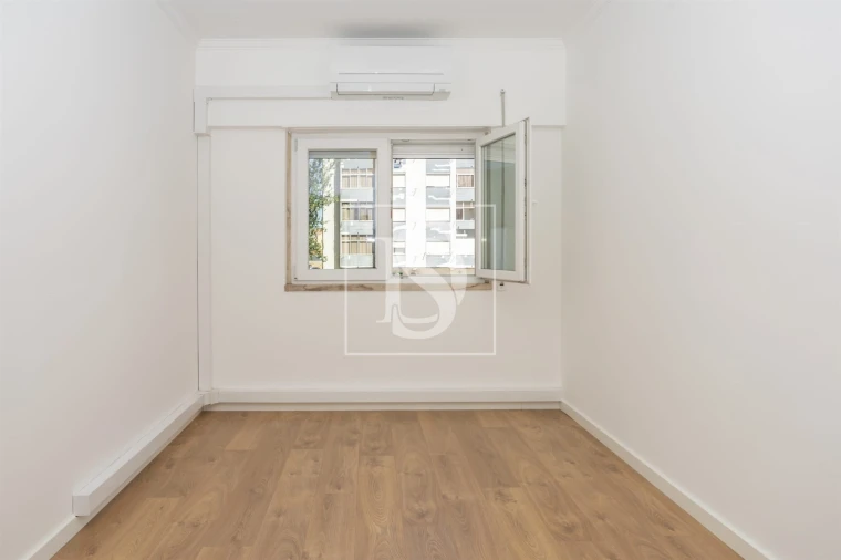 Apartamento T3 para Venda em Seixal, Arrentela e Aldeia de Paio Pires Foto 13