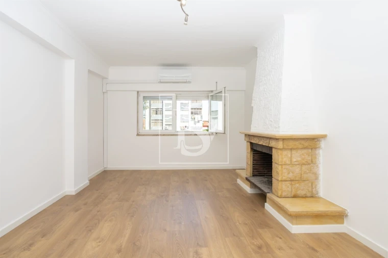 Apartamento T3 para Venda em Seixal, Arrentela e Aldeia de Paio Pires Foto 8