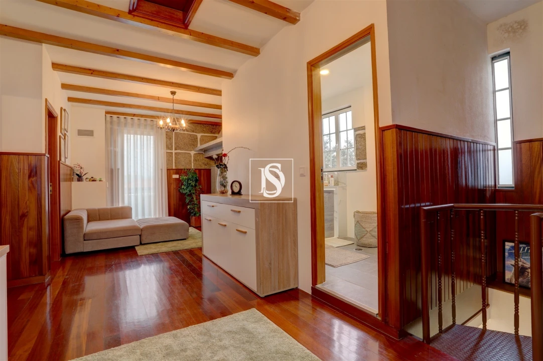 Moradia T3 para Venda em Mujães Foto 13
