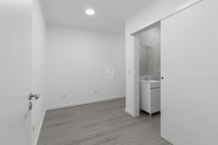 Moradia T1 para Venda em Gaio-Rosário e Sarilhos Pequenos Foto 14