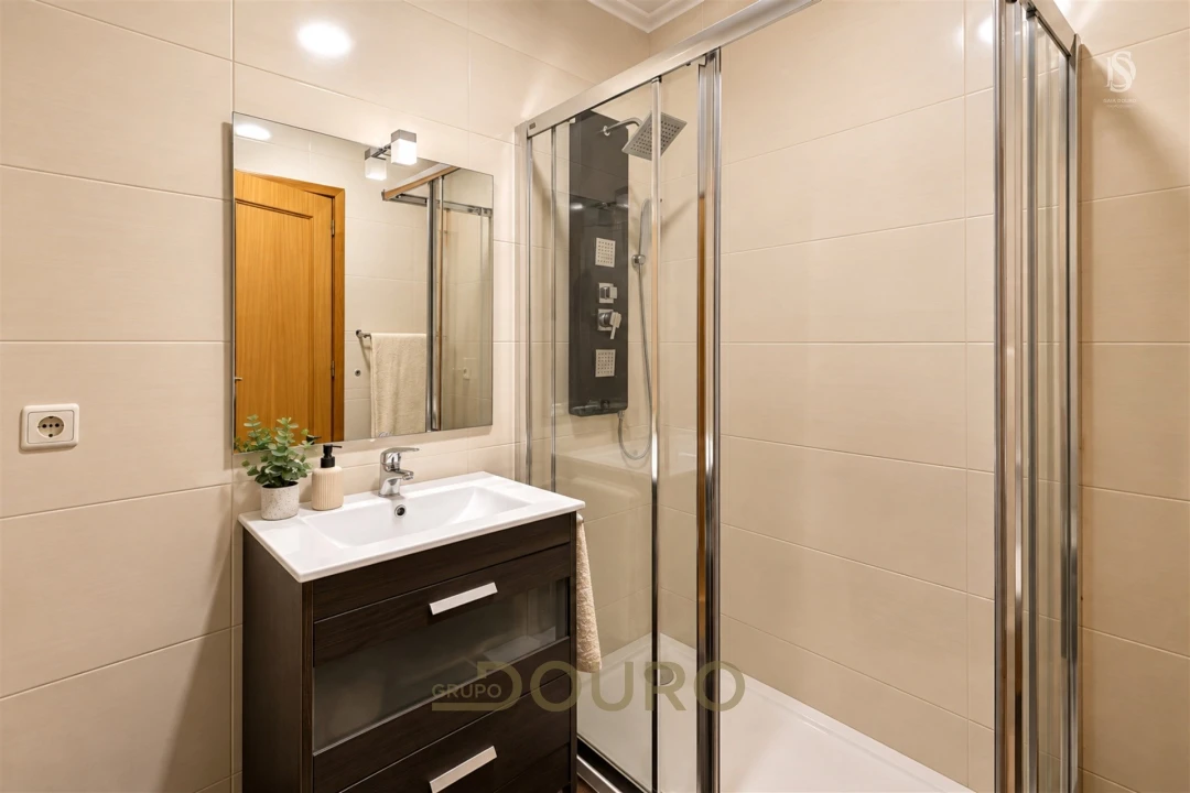 Apartamento T2 para Venda em Sandim, Olival, Lever e Crestuma Foto 17
