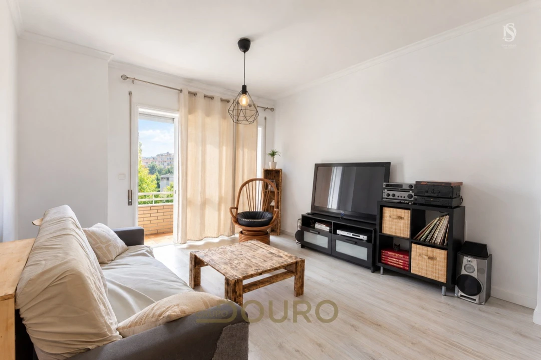 Apartamento T2 para Venda em Canelas Foto 7