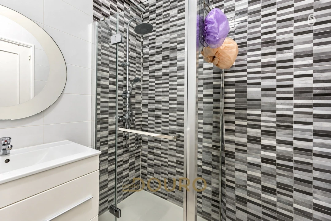 Apartamento T2 para Venda em Canelas Foto 23