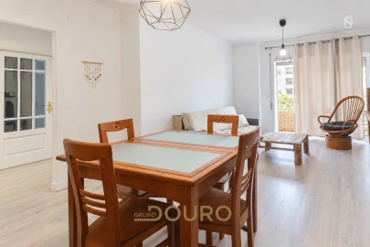 Apartamento T2 para Venda em Canelas